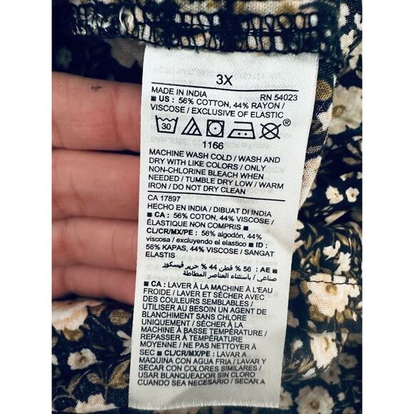 Old Navy Black Ditsy Floral Smocked Midi Dress 3X Long Sleeve Pockets Fall Boho - Picture 8 of 8